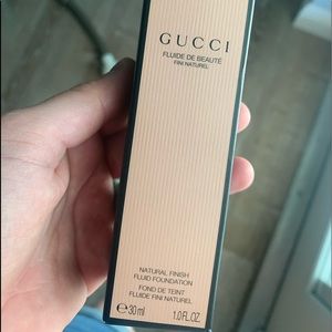 Gucci Fluide De Beauté Natural Finish Foundation